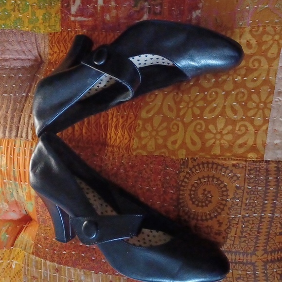 American Eagle Lower East Side Women Kim Black leather Mary Jane Pumps, sz 9 - Picture 2 of 9